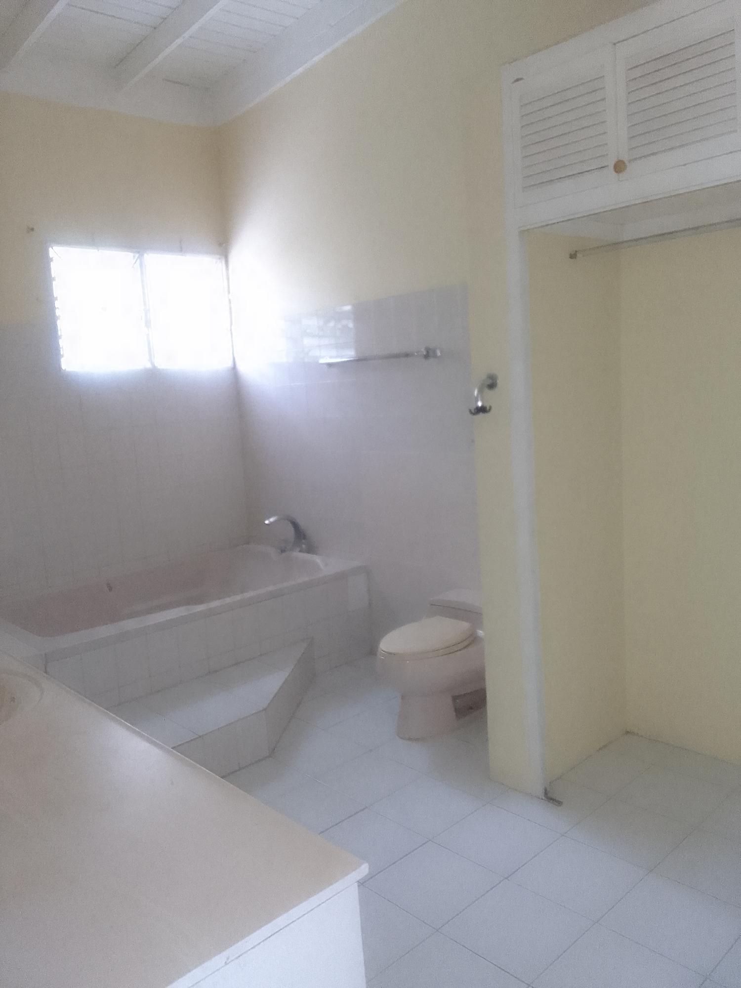 Eleventh image of 4 West, e Great House Cir in Kingston 19, St. Andrew, Jamaica - property is For Rent