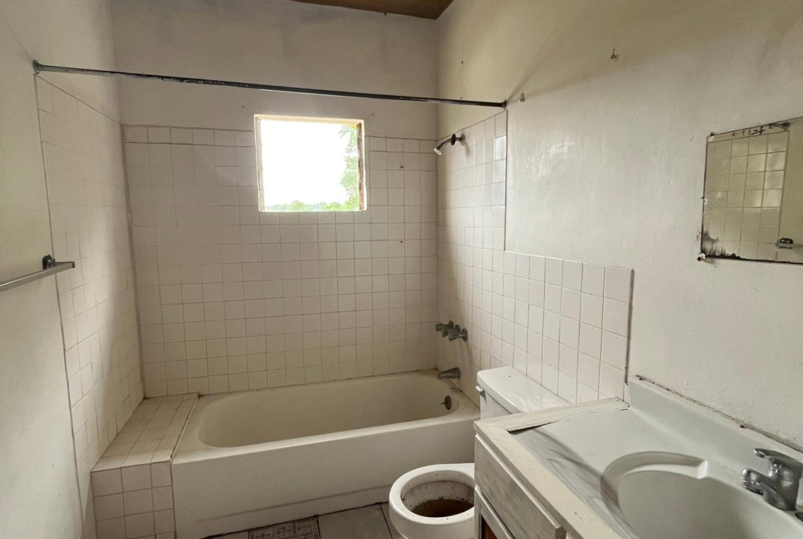 Eighth image of 4 4 Woodleigh Decarteret ro in Mandeville, Manchester, Jamaica - property is For Sale