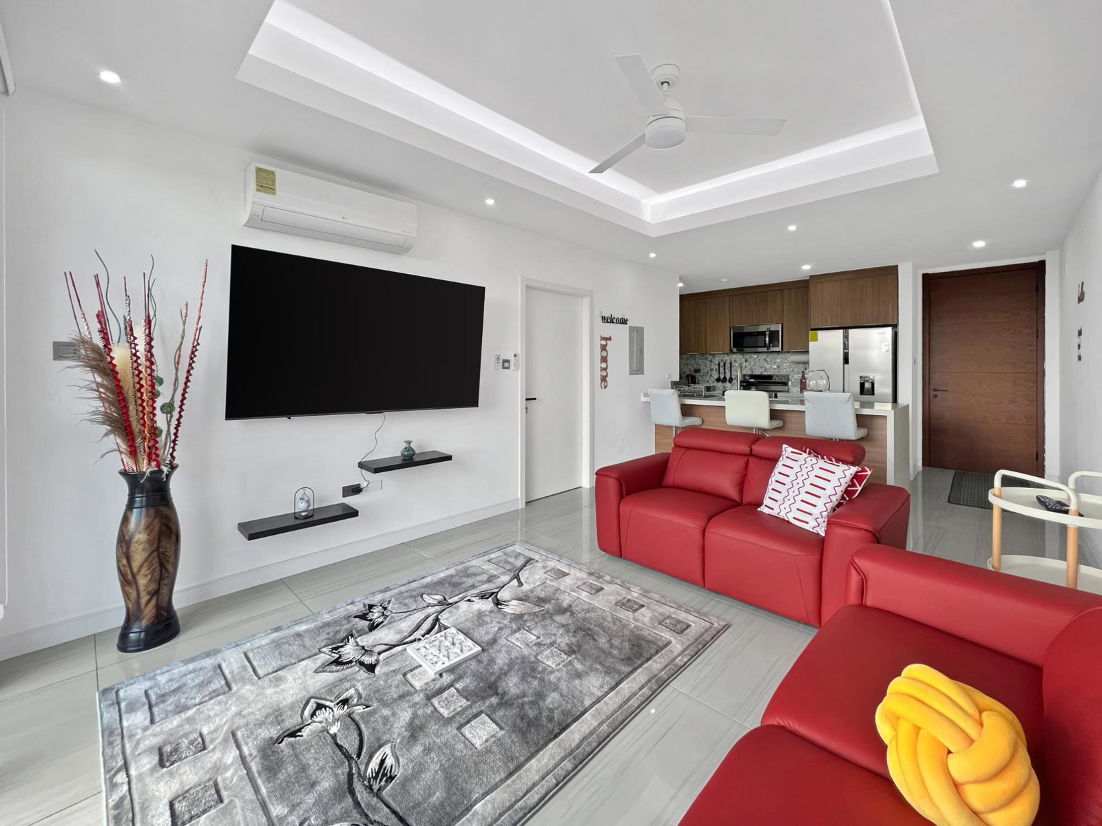 Seventh image of 307-3 Kings Drive in Kingston 6, St. Andrew, Jamaica - property is For Rent