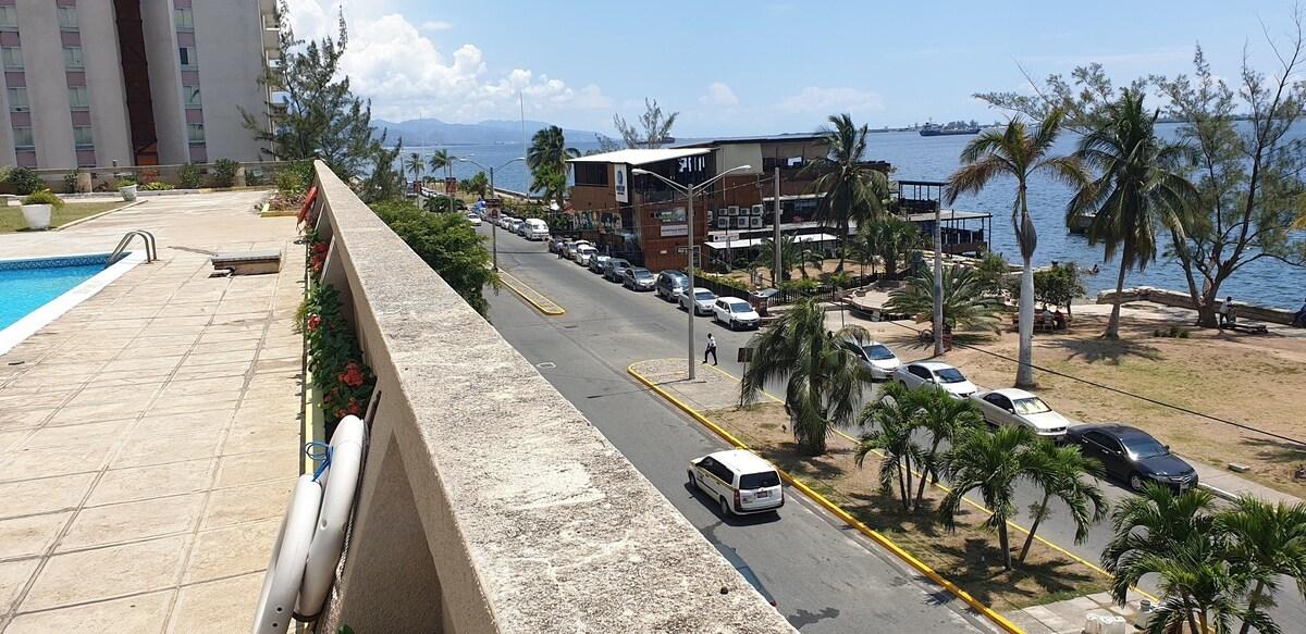 Stunning-1-Bedroom-Apartment-for-Sale-in-Kingston-Jamaica Second image of 9c-1-3 King Street in Kingston 1, Kingston, Jamaica - property is For Sale