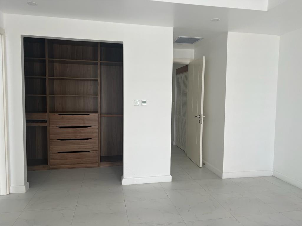 Ninth image of 9- Paradise Bay, St. James in Montego Bay, St. James, Jamaica - property is For Rent