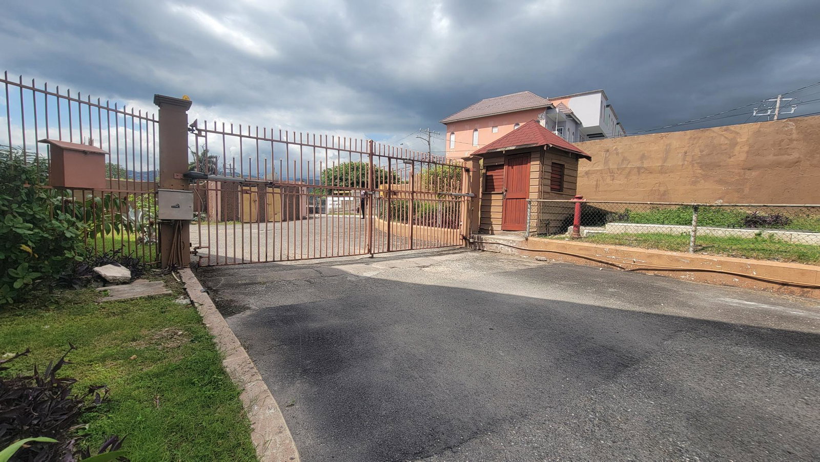 Stunning-2-Bedroom-Apartment-for-Sale-in-Kingston-Jamaica Second image of 202-1 Central Avenue in Constant Spring P.O., St. Andrew, Jamaica - property is For Sale