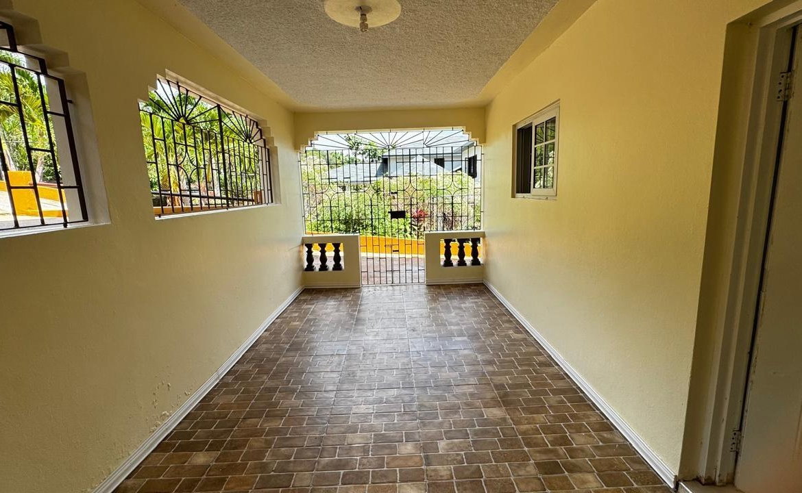 Second image of 2c Stanmore Terrace, Kingsto in Kingston 19, St. Andrew, Jamaica - property is For Rent