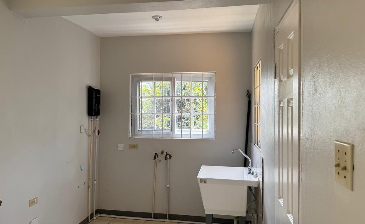 Seventeenth image of 2c Stanmore Terrace, Kingsto in Kingston 19, St. Andrew, Jamaica - property is For Rent