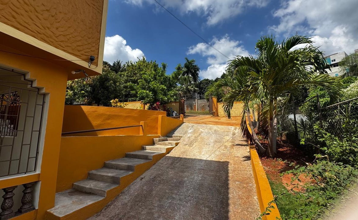 Nineteenth image of 2c Stanmore Terrace, Kingsto in Kingston 19, St. Andrew, Jamaica - property is For Rent