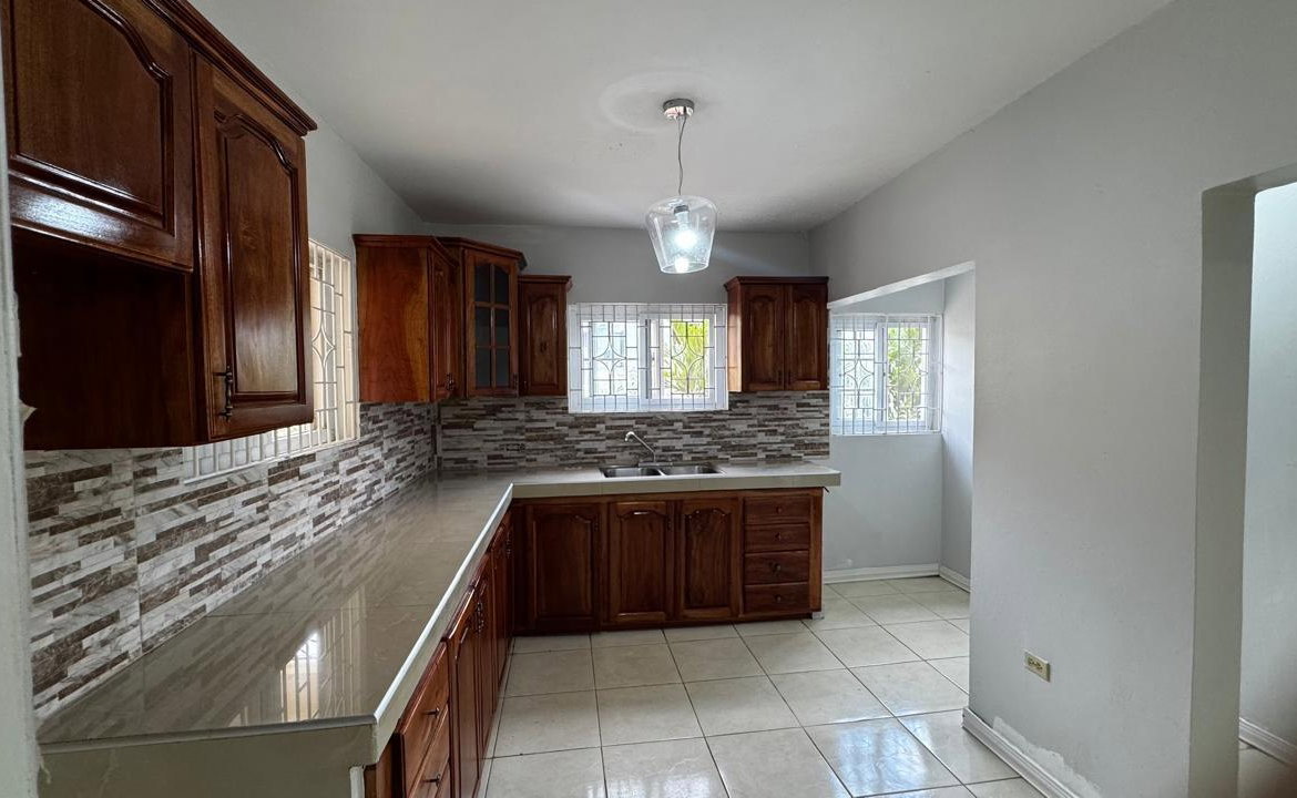 Fifth image of 2c Stanmore Terrace, Kingsto in Kingston 19, St. Andrew, Jamaica - property is For Rent