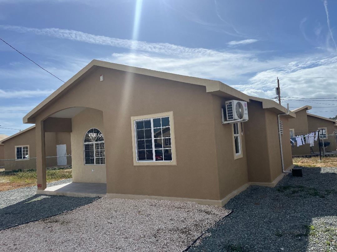 Stunning-3-Bedroom-House-for-Rent-in-Phoenix-Village-Jamaica Second image of 652 Phoenix Park Village 2 in Portmore Park, St. Catherine, Jamaica - property is For Rent