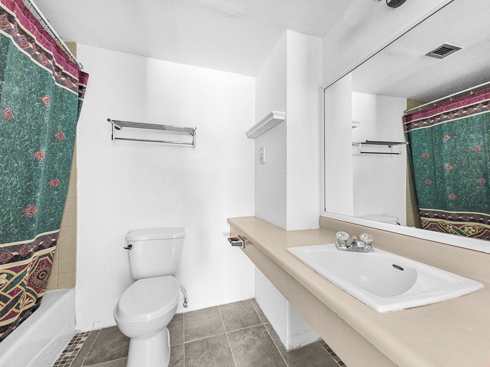 Twelfth image of 8h- Ocean Towers in KINGSTON, Kingston, Jamaica - property is For Rent