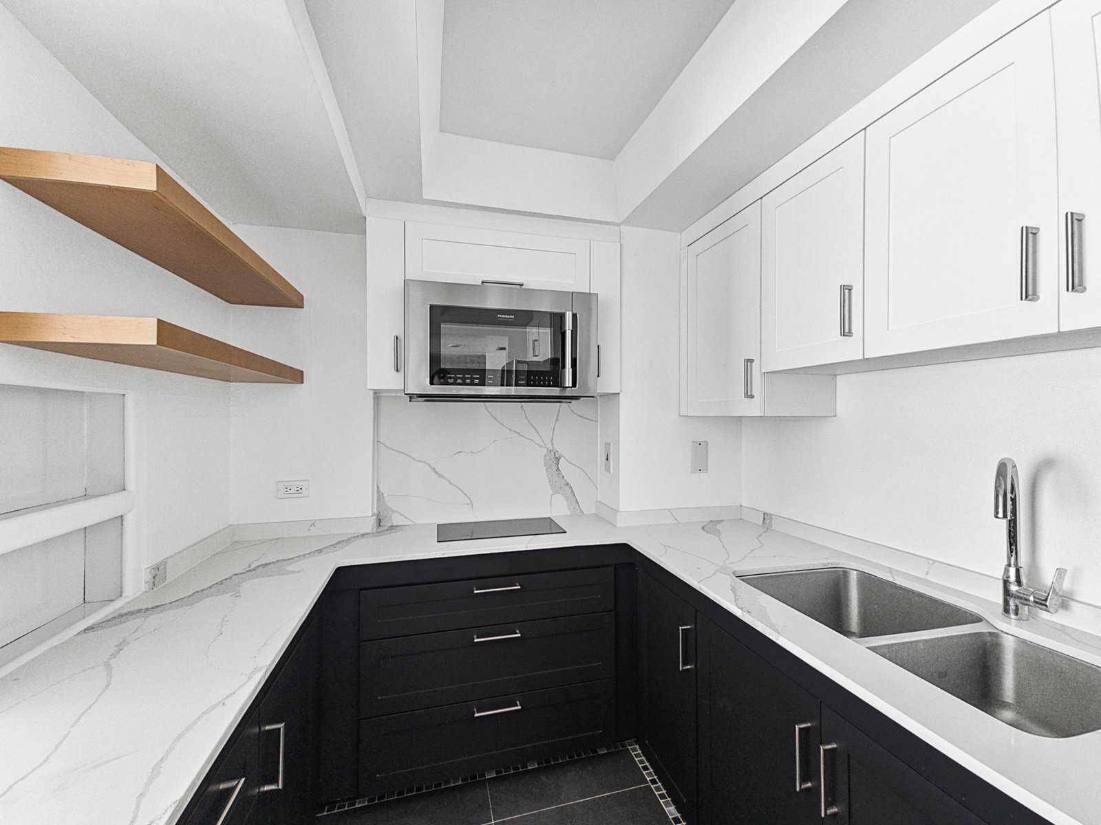 Fourth image of 8h- Ocean Towers in KINGSTON, Kingston, Jamaica - property is For Rent