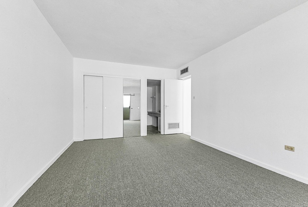 Ninth image of 8h- Ocean Towers in KINGSTON, Kingston, Jamaica - property is For Rent