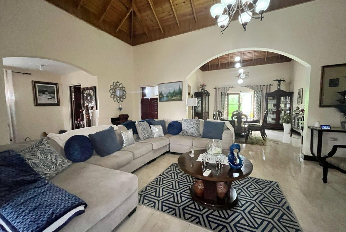 First image of 8 Davis Ave in Montego Bay, St. James, Jamaica - property is For Sale