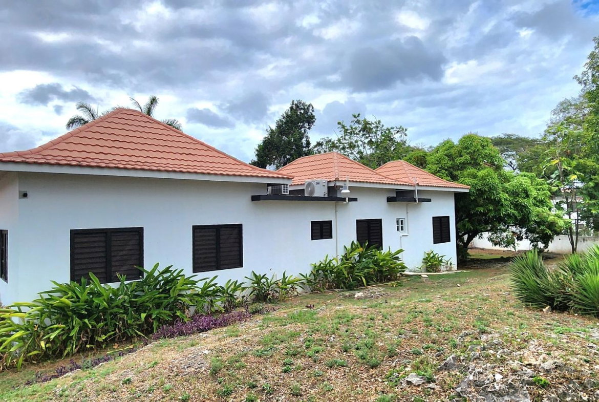 Twenty-Fourth image of 8 Davis Ave in Montego Bay, St. James, Jamaica - property is For Sale