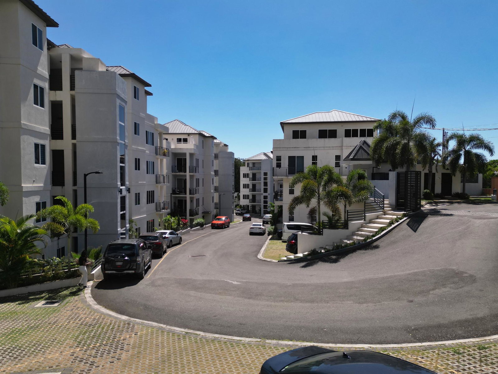 Stunning-Ground-Floor-Apartment-for-Sale-in-Kingston-6-Jamaica Third image of 5 Degenhart Close in Kingston 6, St. Andrew, Jamaica - property is For Sale