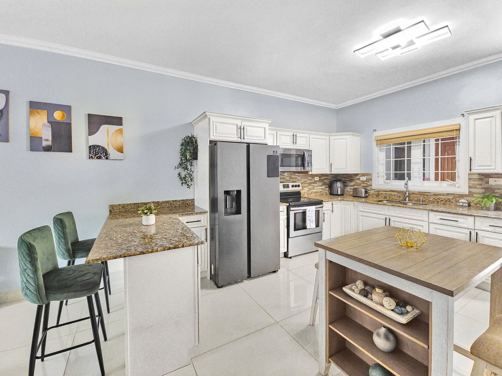 Fifth image of 12 Grosvenor Terrace in Kingston 8, St. Andrew, Jamaica - property is For Rent
