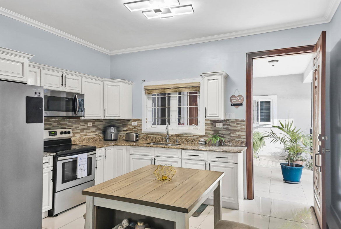Sixth image of 12 Grosvenor Terrace in Kingston 8, St. Andrew, Jamaica - property is For Rent
