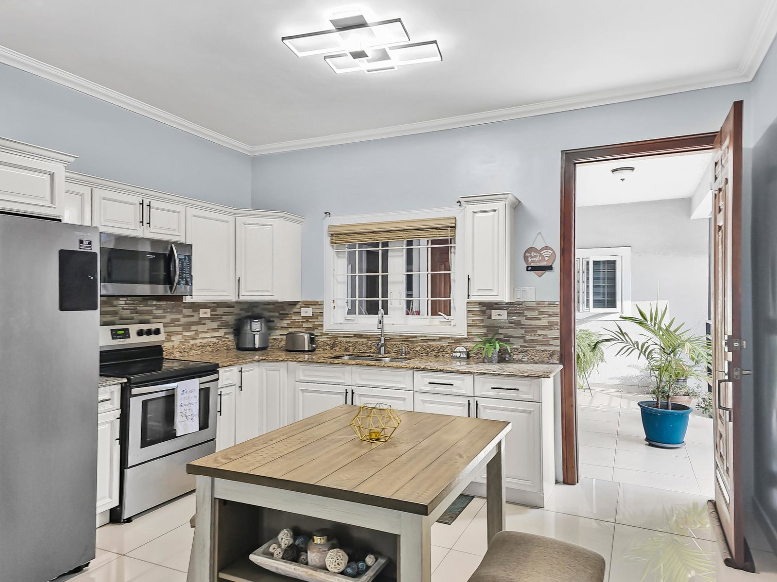 Sixth image of 12 Grosvenor Terrace in Kingston 8, St. Andrew, Jamaica - property is For Rent