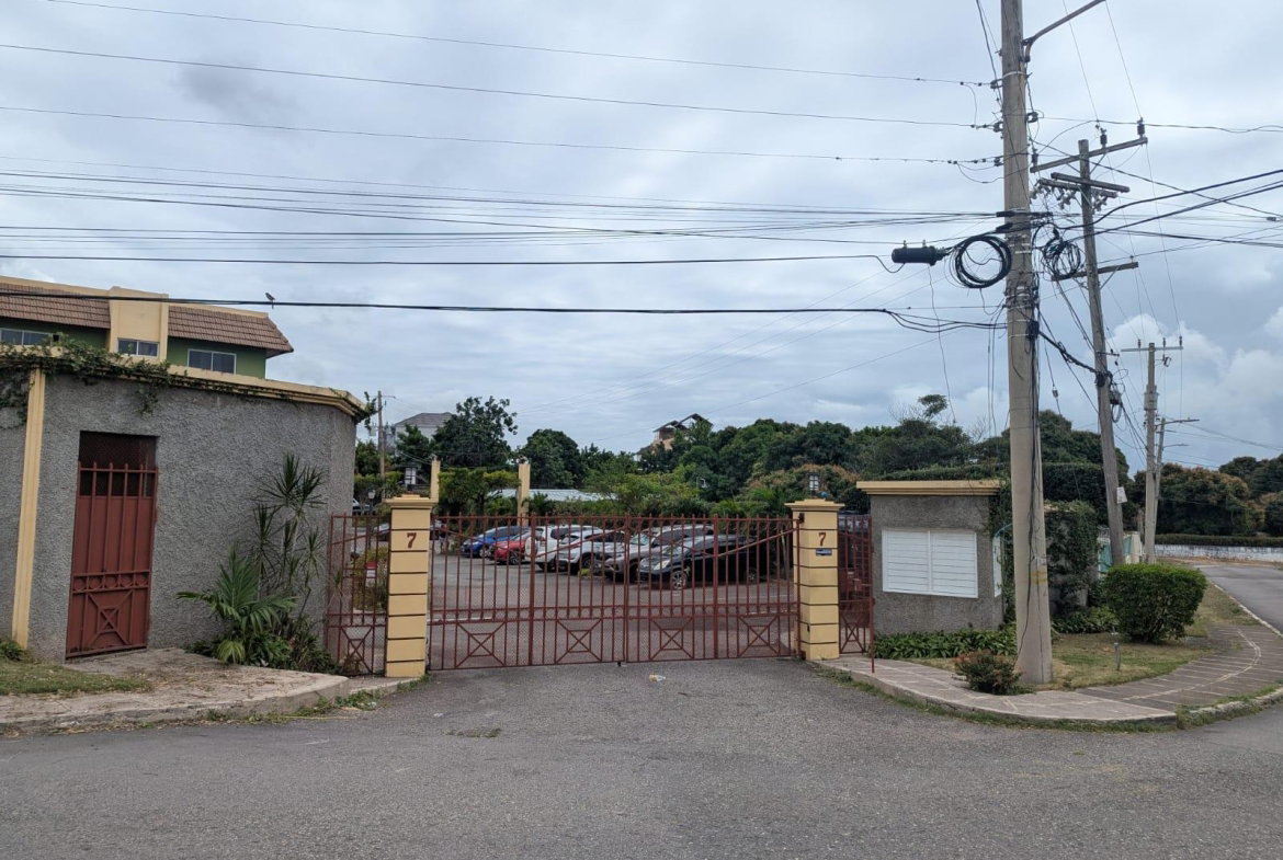 Tenth image of 37-7 Sullivan Avenue, Kingston in Kingston 8, St. Andrew, Jamaica - property is For Rent
