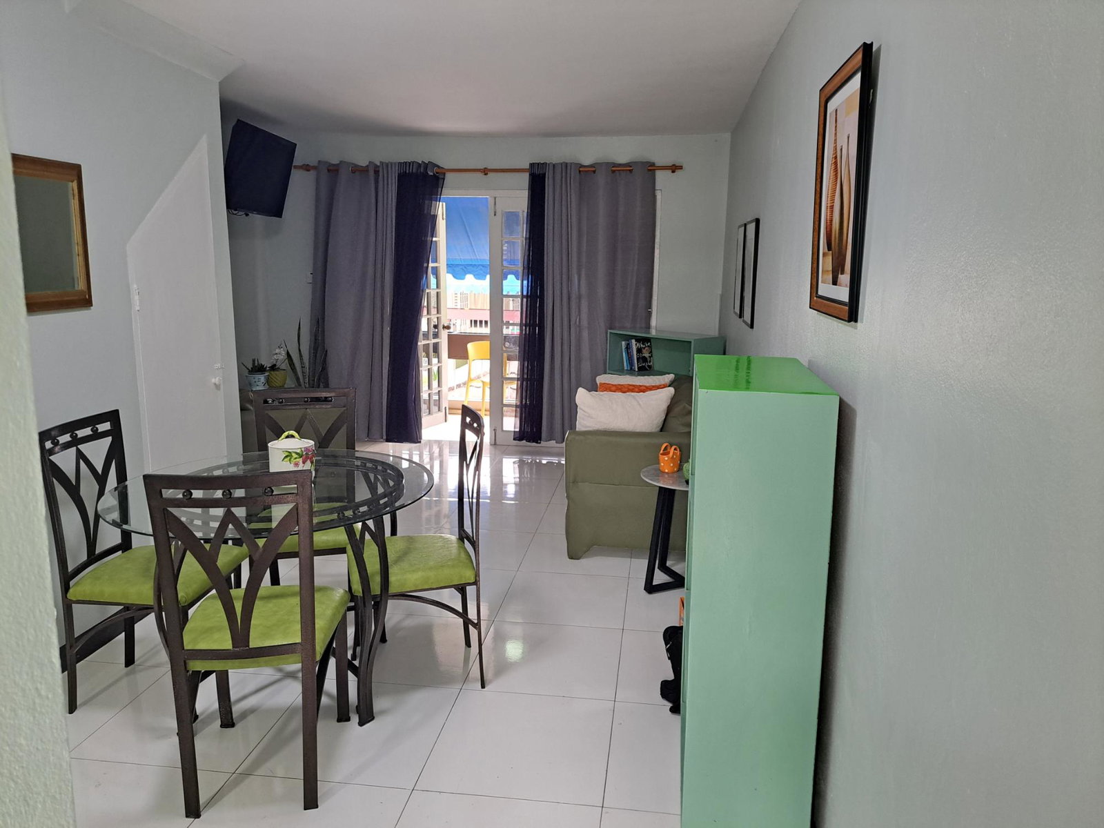 Second image of 2b- Clieveden Avenue in Kingston 6, St. Andrew, Jamaica - property is For Rent