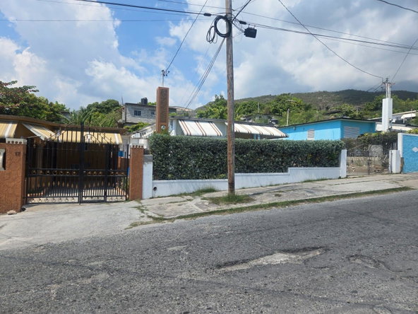 Tenth image of 19 Harbour Drive in Kingston 17, St. Andrew, Jamaica - property is For Sale
