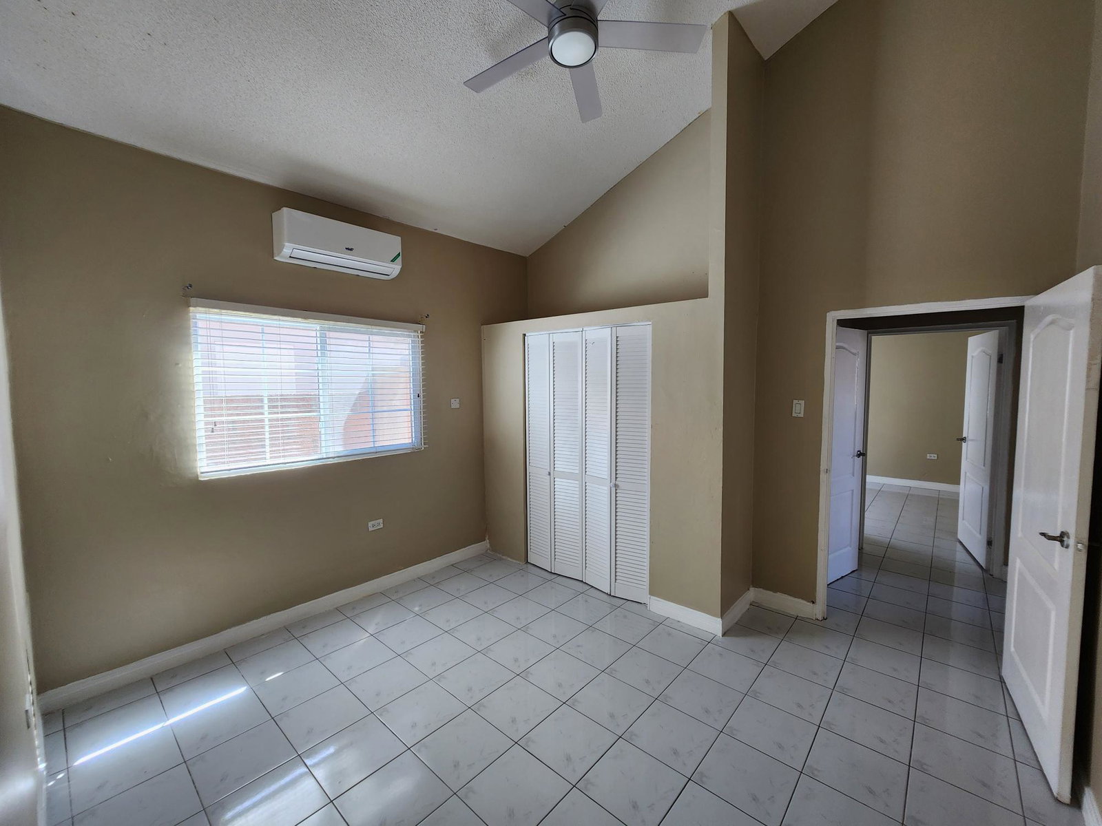 Fourteenth image of 25 St. Martin Boulevard in Caribbean Estates, St. Catherine, Jamaica - property is For Rent