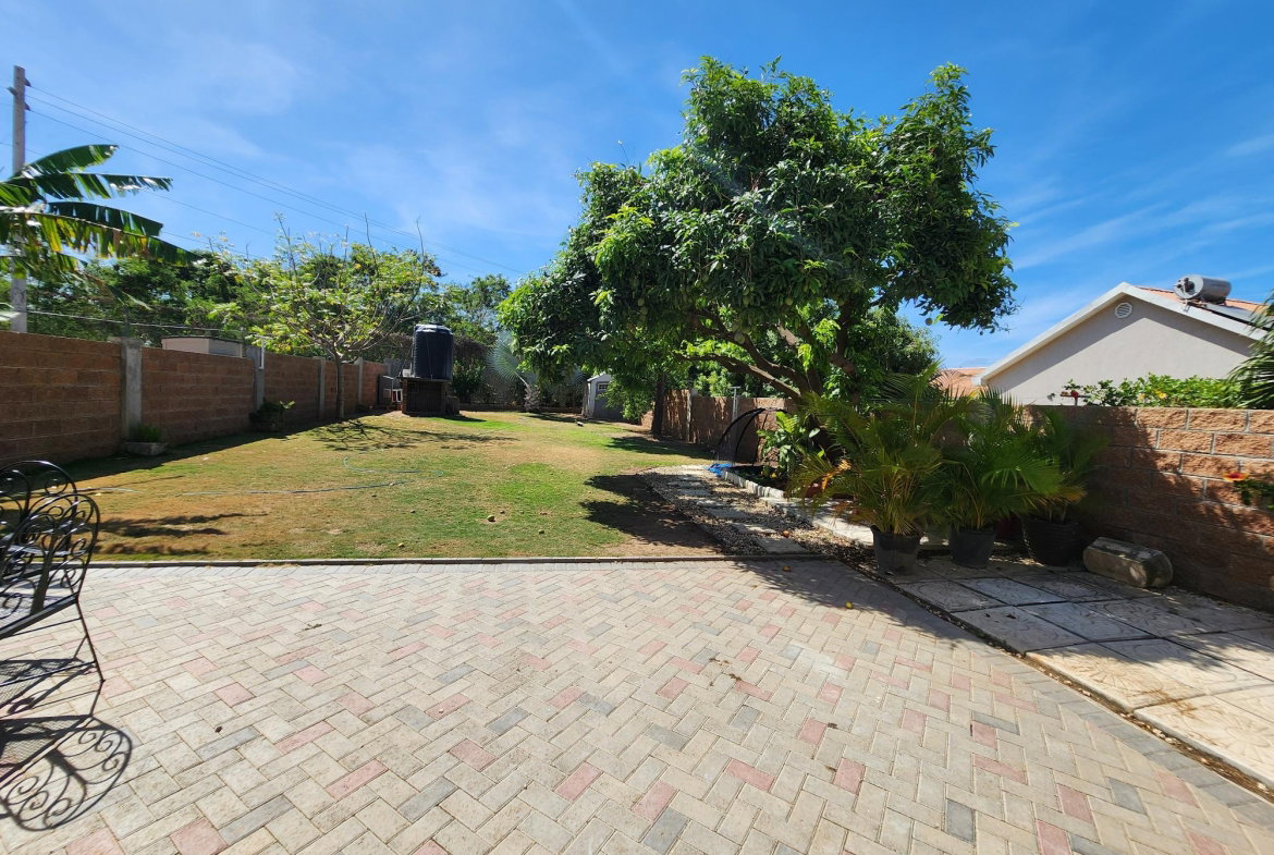 Eighth image of 25 St. Martin Boulevard in Caribbean Estates, St. Catherine, Jamaica - property is For Rent