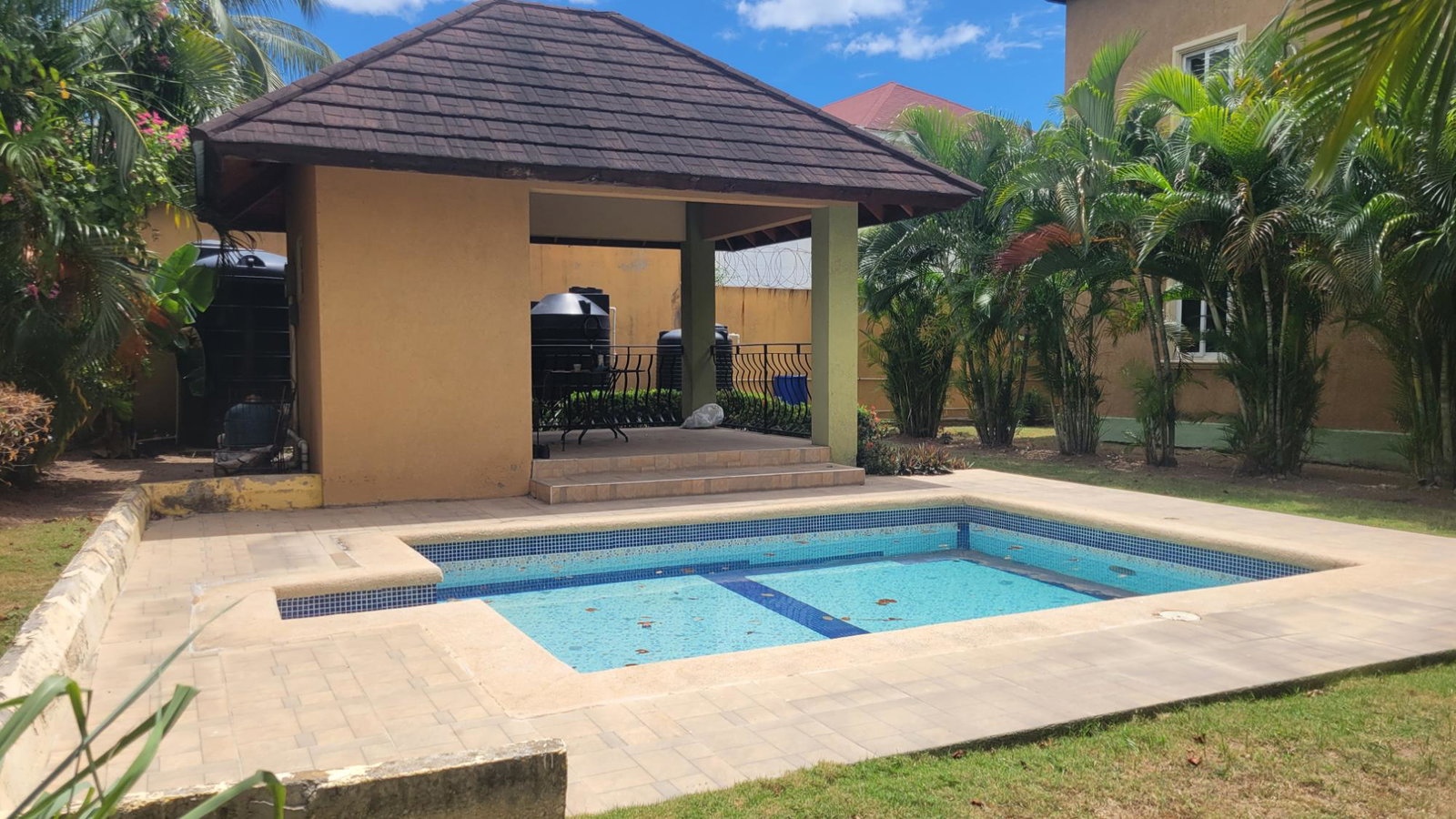 Charming-2BR-Apartment-for-Rent-in-Beresford-Crescent-St.-Andrew Twenty-Fourth image of 1-9 Beresford Crescent in Kingston 8, St. Andrew, Jamaica - property is For Rent