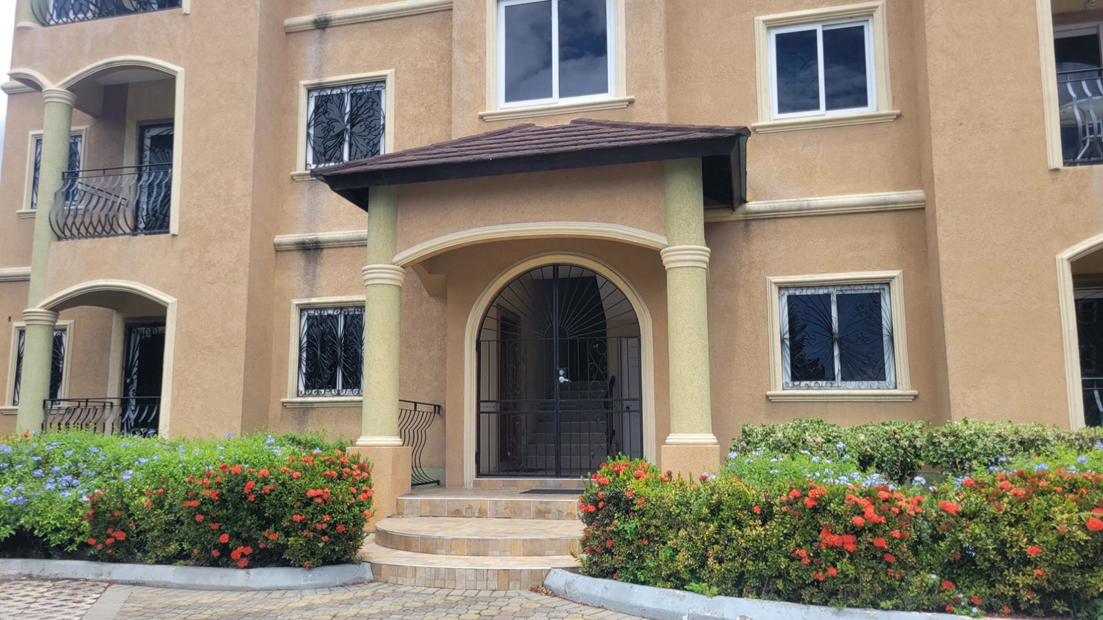 Charming-2BR-Apartment-for-Rent-in-Beresford-Crescent-St.-Andrew Fourth image of 1-9 Beresford Crescent in Kingston 8, St. Andrew, Jamaica - property is For Rent