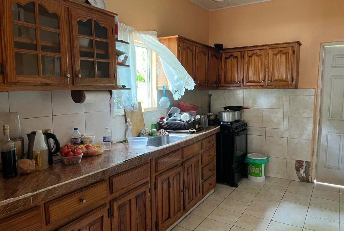 Eighth image of 45 York Circle in May Pen, Clarendon, Jamaica - property is For Sale