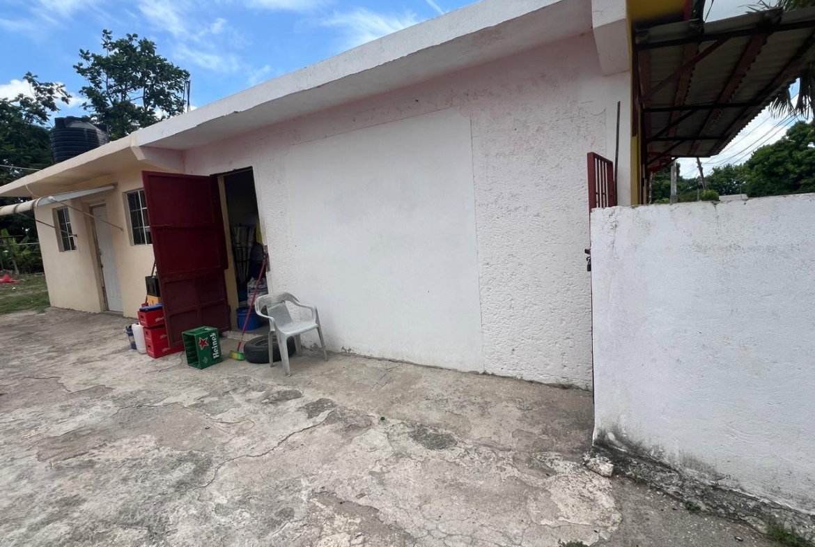 Eleventh image of 45 York Circle in May Pen, Clarendon, Jamaica - property is For Sale