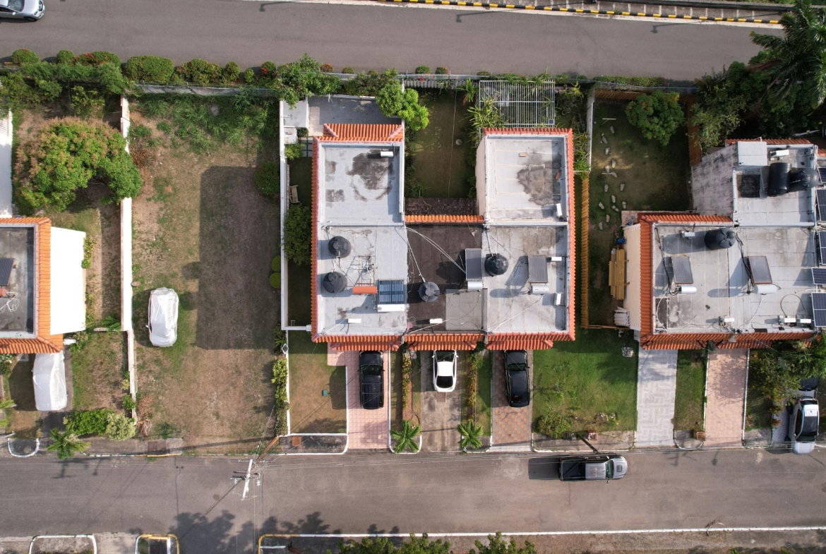 Fourth image of 12 Cowper Avenue, College gr in Kingston 6, St. Andrew, Jamaica - property is For Rent