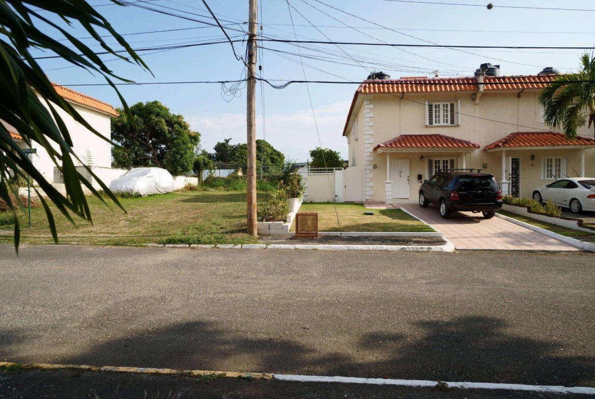 Fifth image of 12 Cowper Avenue, College gr in Kingston 6, St. Andrew, Jamaica - property is For Rent