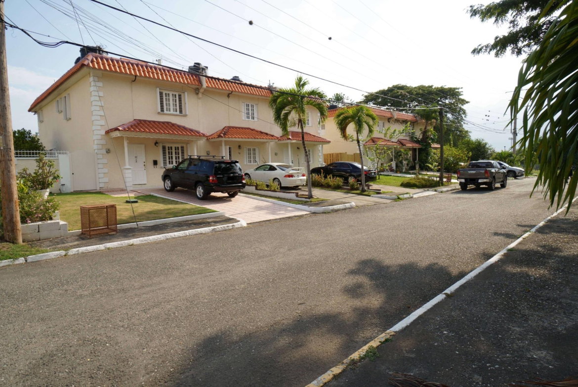 Sixth image of 12 Cowper Avenue, College gr in Kingston 6, St. Andrew, Jamaica - property is For Rent