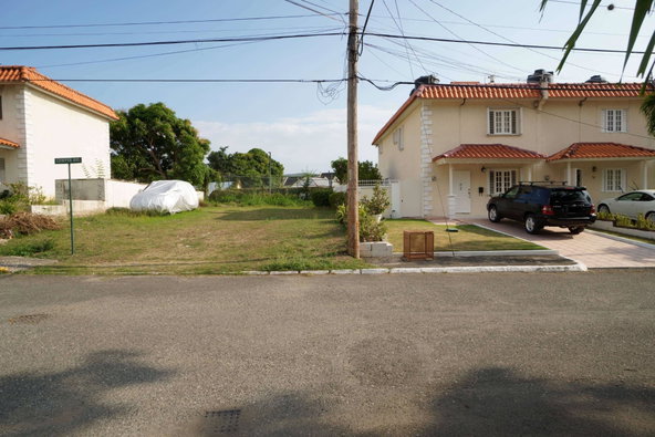 Seventh image of 12 Cowper Avenue, College gr in Kingston 6, St. Andrew, Jamaica - property is For Rent