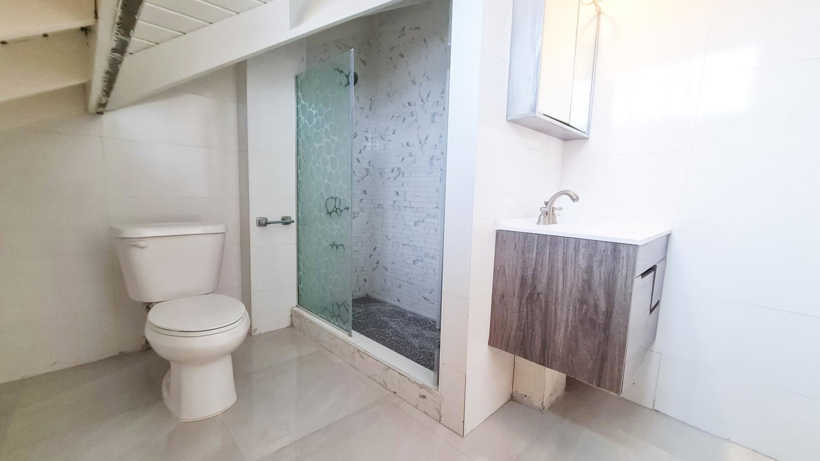 Charming-3BD-Apartment-for-Rent-in-Surbiton-St.-Andrew Sixteenth image of 331-6 Surbiton Road in Kingston 10, St. Andrew, Jamaica - property is For Rent