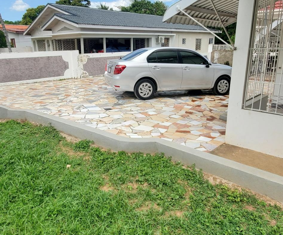 Fifth image of Rosemly Drive/may Pen in May Pen, Clarendon, Jamaica - property is For Sale