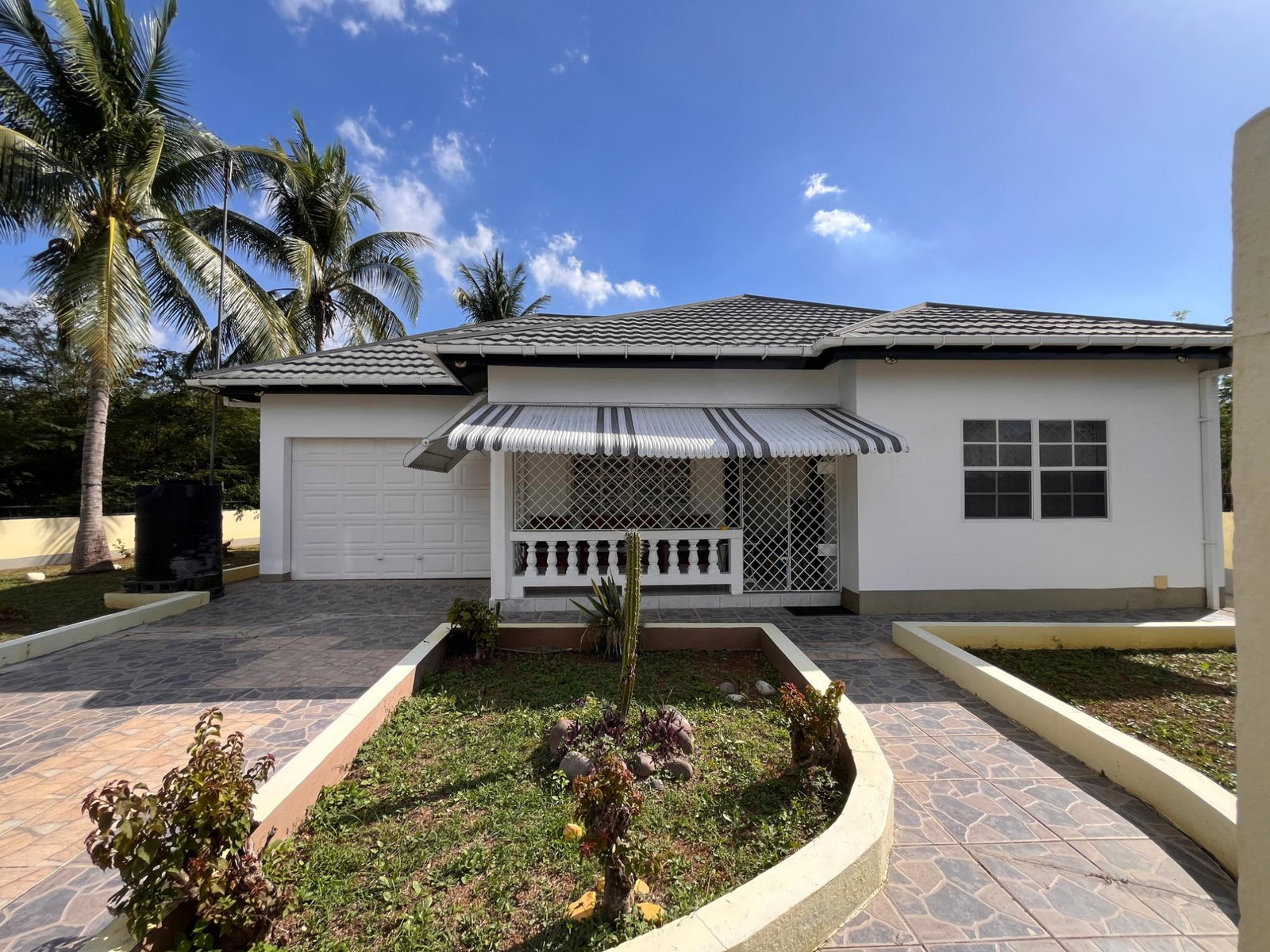 Second image of 28 Denbigh in Four Paths, Clarendon, Jamaica - property is For Sale