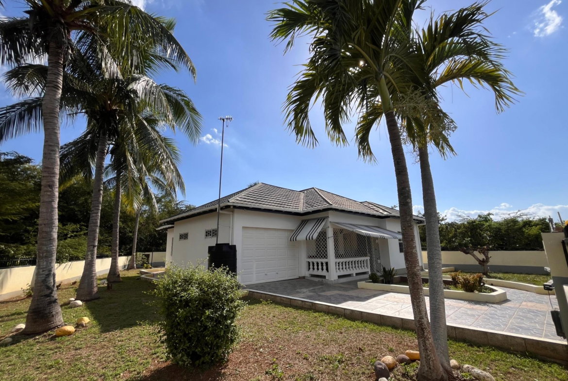 First image of 28 Denbigh in Four Paths, Clarendon, Jamaica - property is For Sale