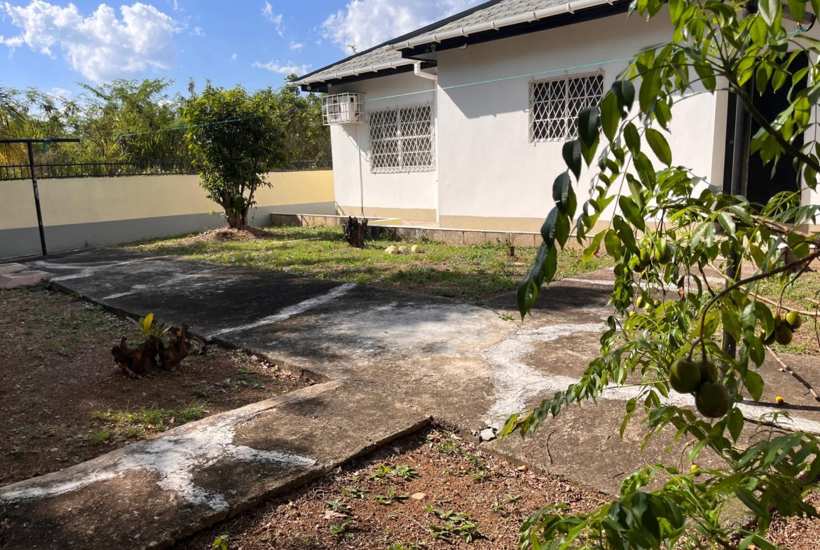 Fifteenth image of 28 Denbigh in Four Paths, Clarendon, Jamaica - property is For Sale