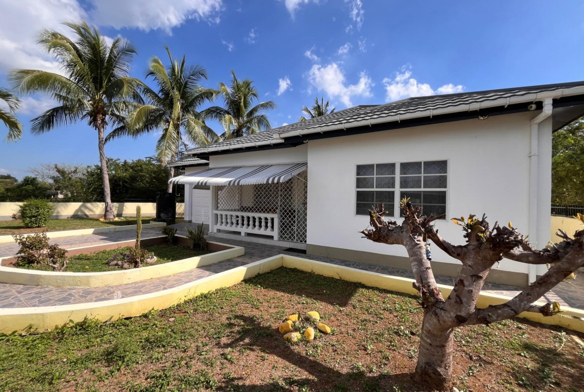 Sixteenth image of 28 Denbigh in Four Paths, Clarendon, Jamaica - property is For Sale