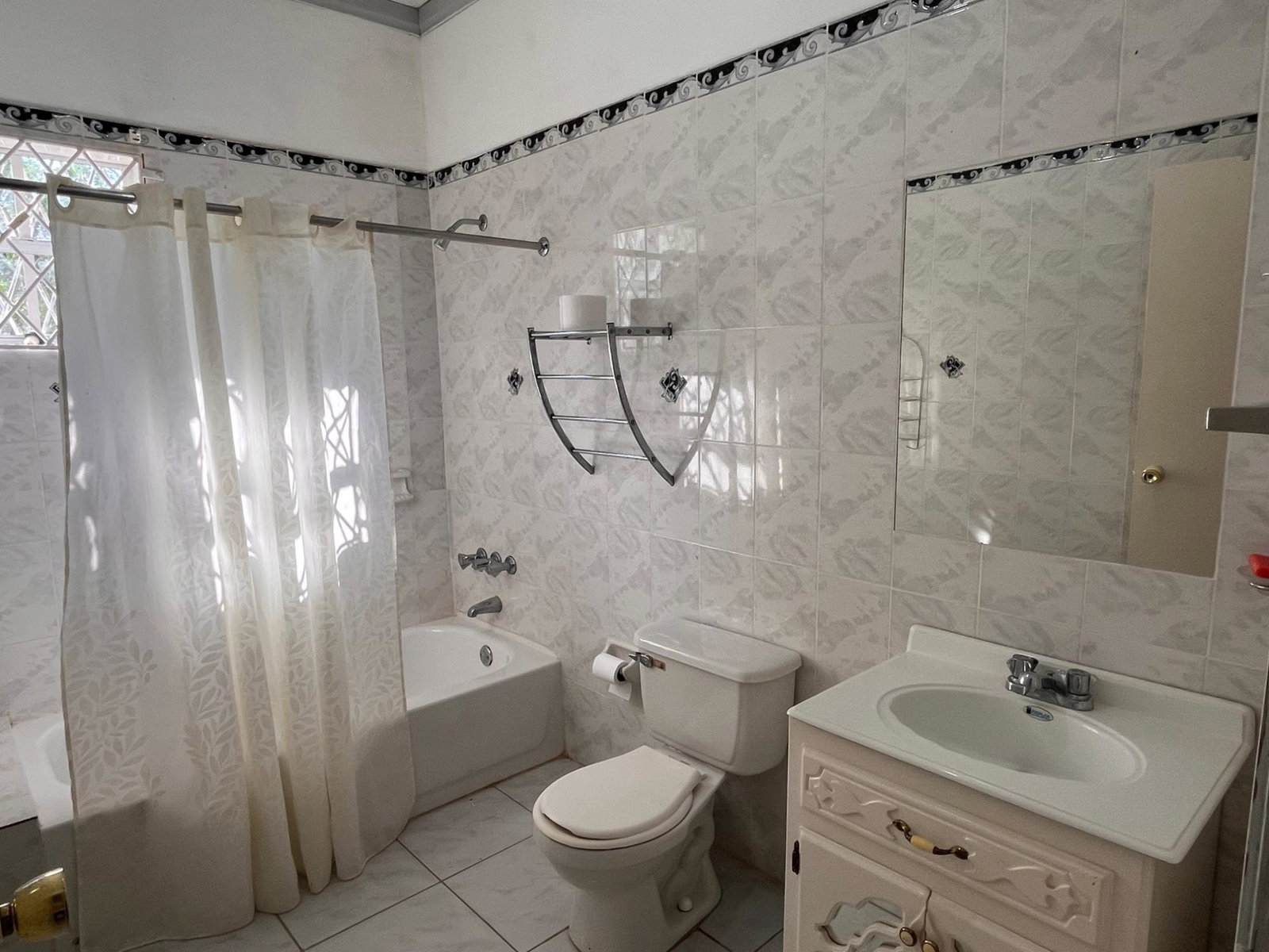Tenth image of 28 Denbigh in Four Paths, Clarendon, Jamaica - property is For Sale