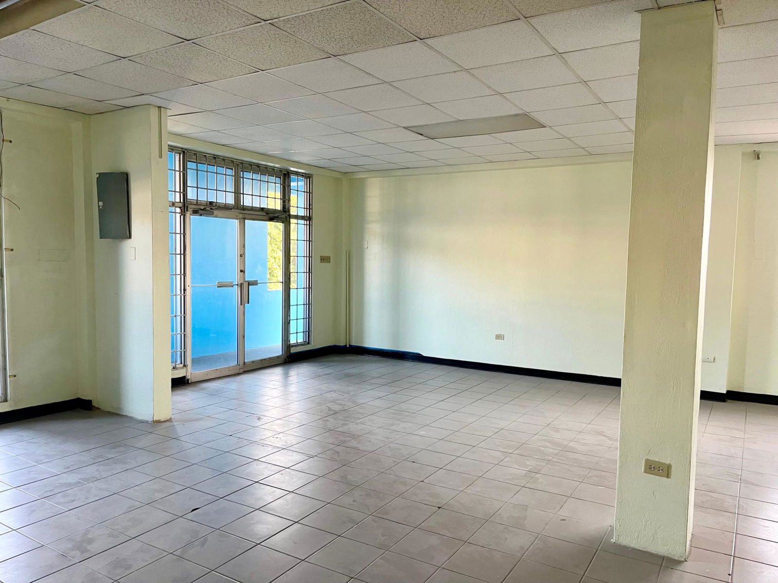 Commercial-Space-for-Rent-on-Constant-Spring-Road-Jamaica Eighth image of 123 1/2 Constant Spring Road in Kingston 8, St. Andrew, Jamaica - property is For Rent