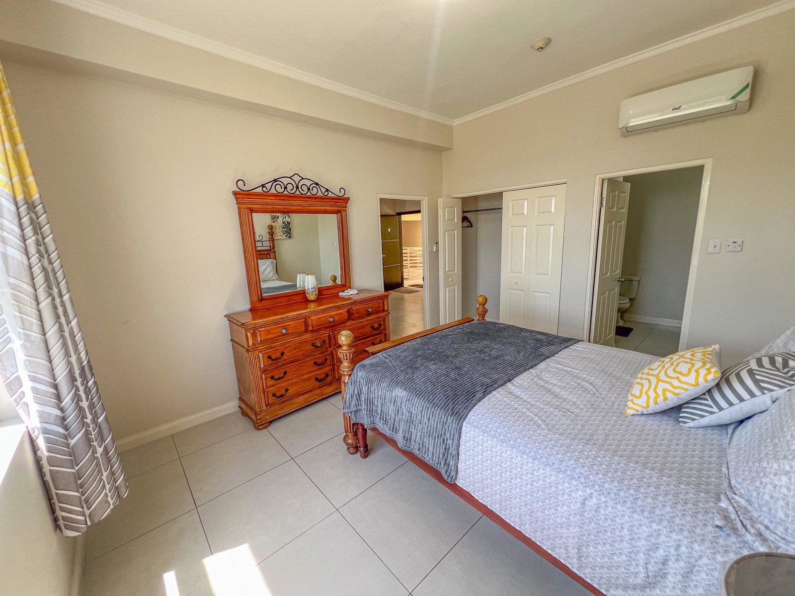 Ninth image of 53-11 Stanley Terrace in Kingston 19, St. Andrew, Jamaica - property is For Rent