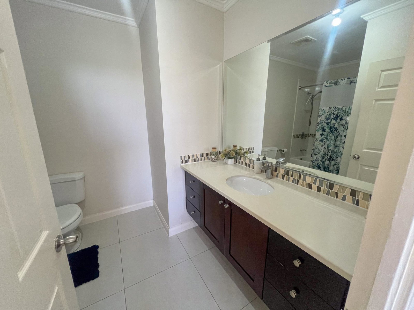 Tenth image of 53-11 Stanley Terrace in Kingston 19, St. Andrew, Jamaica - property is For Rent