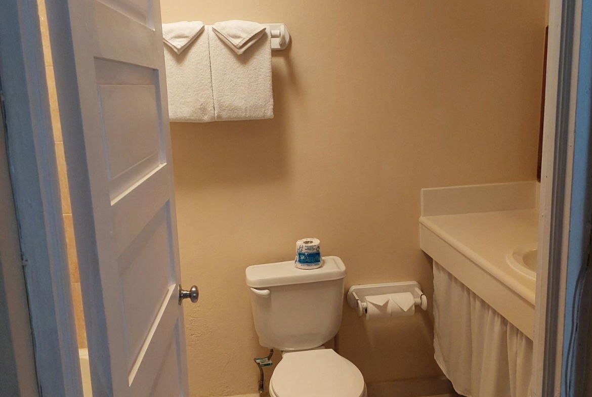 Nineteenth image of 119-fdr Resort Main Street, Runaway Bay in Runaway Bay, St. Ann, Jamaica - property is For Rent