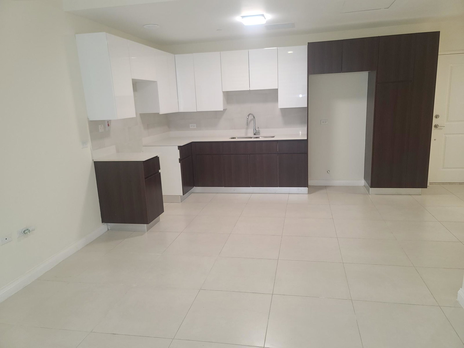 Seventh image of 405 Cambridge, New Kingston in Kingston 5, St. Andrew, Jamaica - property is For Rent