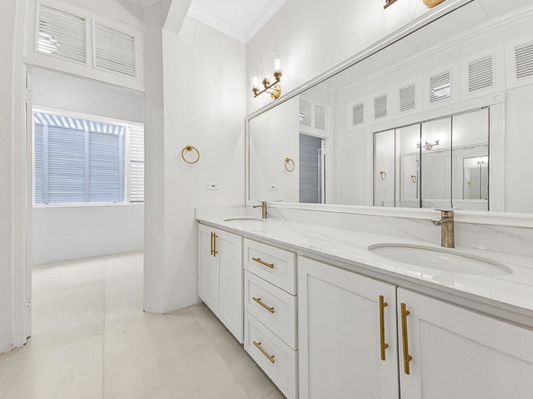 Fifteenth image of 11 Persimmon Avenue in Kingston 6, St. Andrew, Jamaica - property is For Rent