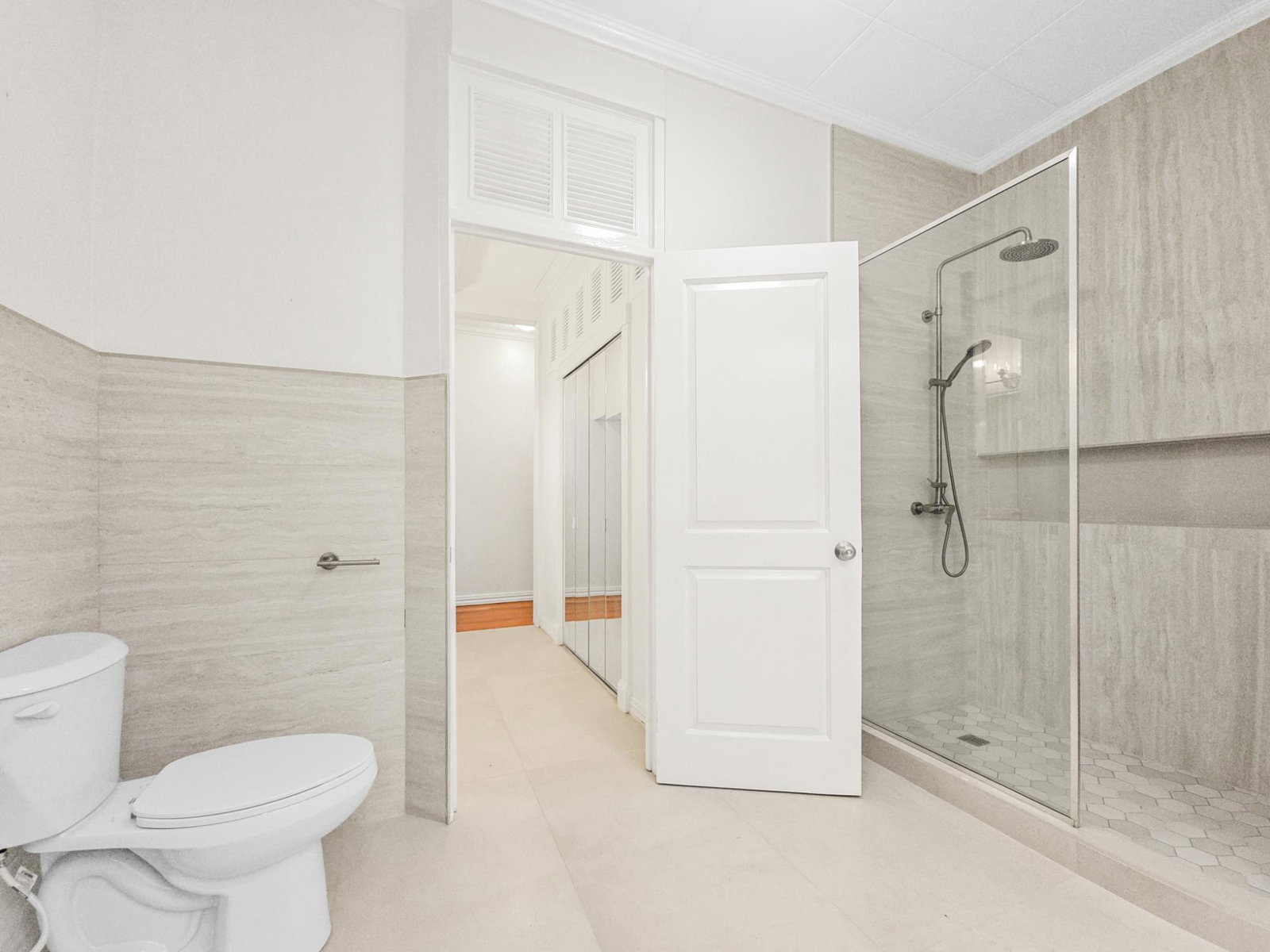 Sixteenth image of 11 Persimmon Avenue in Kingston 6, St. Andrew, Jamaica - property is For Rent