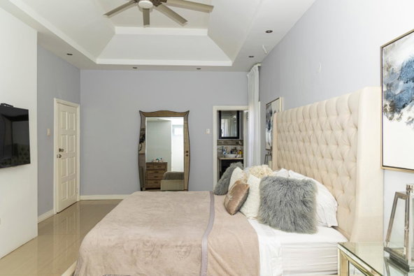 Fourth image of 6- Dillsbury Avenue in Kingston 6, St. Andrew, Jamaica - property is For Rent