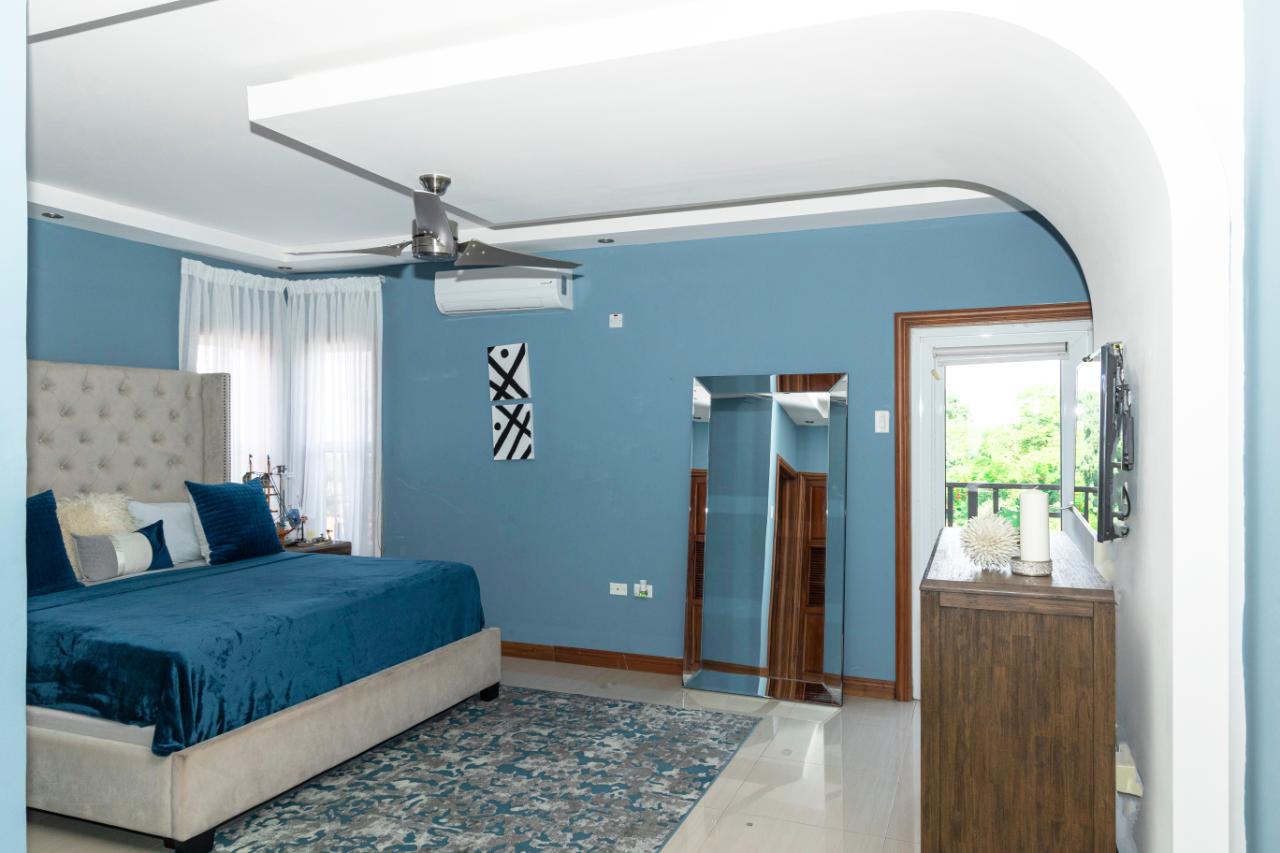 Seventh image of 6- Dillsbury Avenue in Kingston 6, St. Andrew, Jamaica - property is For Rent