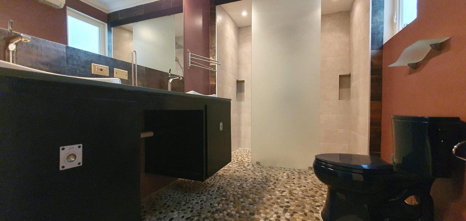 Fourteenth image of 25 Liguanea Avenue in Kingston 6, St. Andrew, Jamaica - property is For Rent
